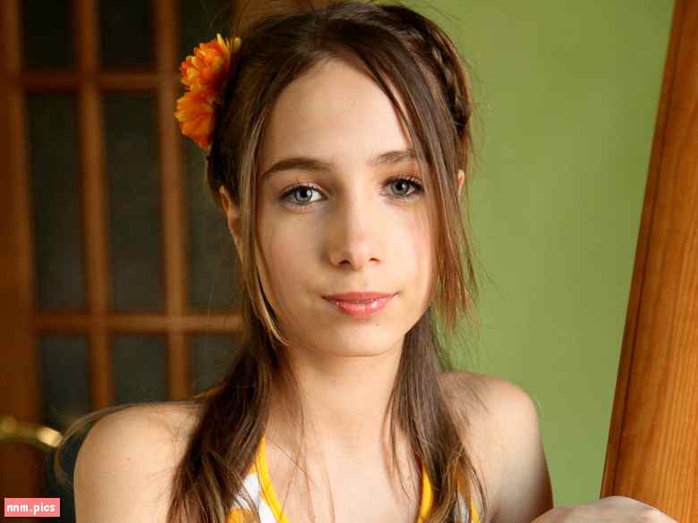 Candydoll – Chris G. (image sets &#038; vids 01-05)