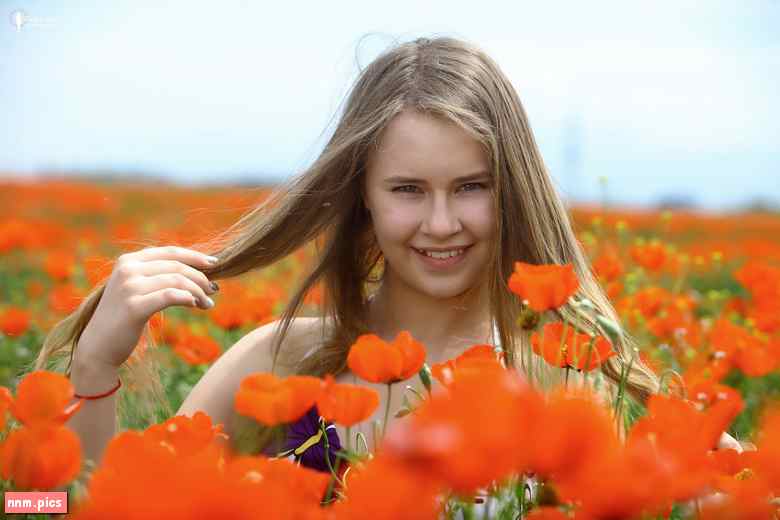 Fashion Land – Hanna Model (38 sets, 9 vids)