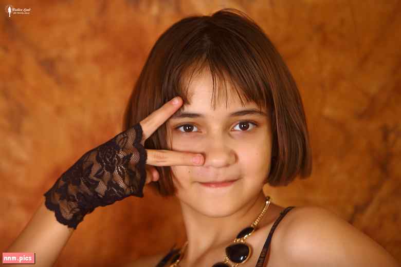 Fashion Land – Tamara Model (10 sets, 3 vids)