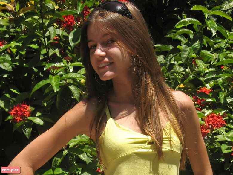 We Are Little Stars – Leticia C (15 imagesets, 3 vids)