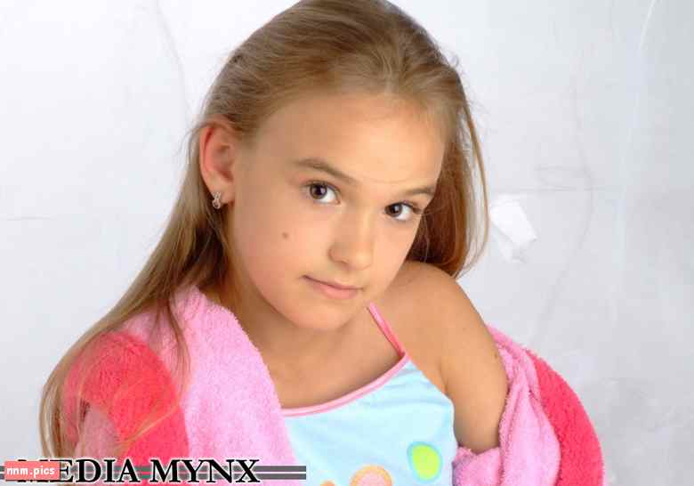 Media Mynx – Adrienn Model (14 sets)