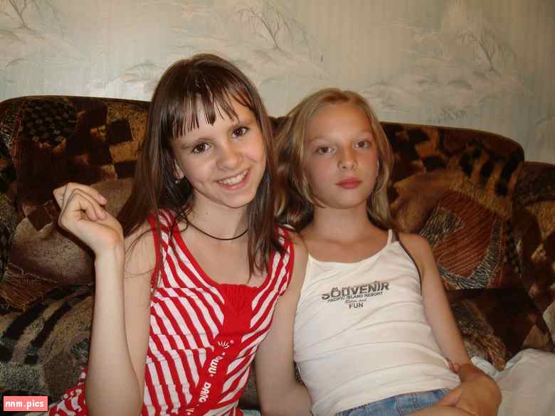 Paradisebirds – Anna & Nelly "Feet and Legs" (152 images)