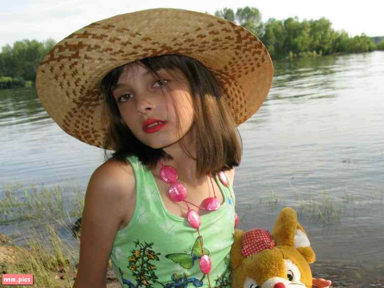 Show Stars – Alika Model (1 set, 129 images)