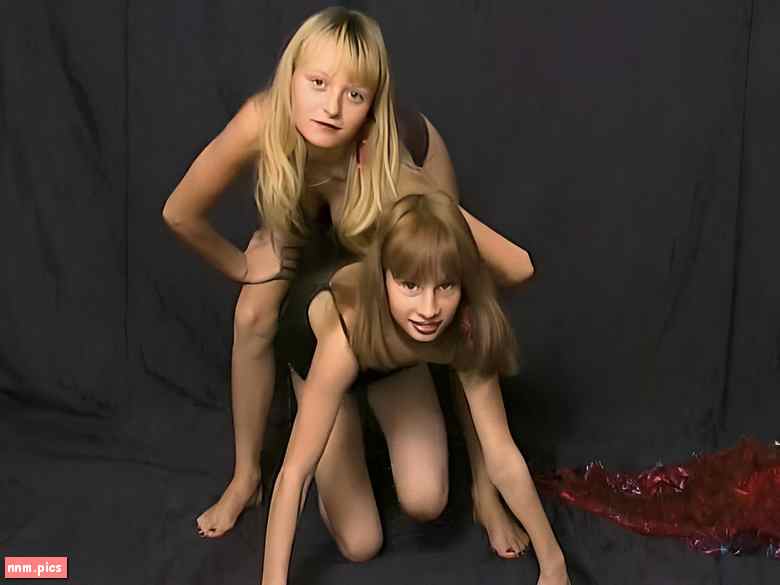 Show Stars – Ariadna & Karina “Topless” [t02] (video)