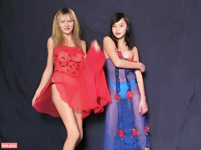 Show Stars – Karina & Lee “Topless” (video)