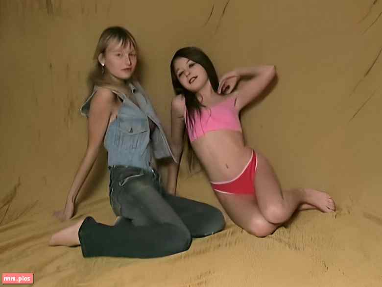 Show Stars – Karina & Oxi "Kissing" (video)