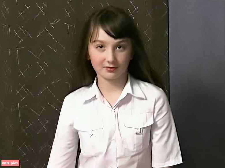 Show Stars – Lora (2 vids)