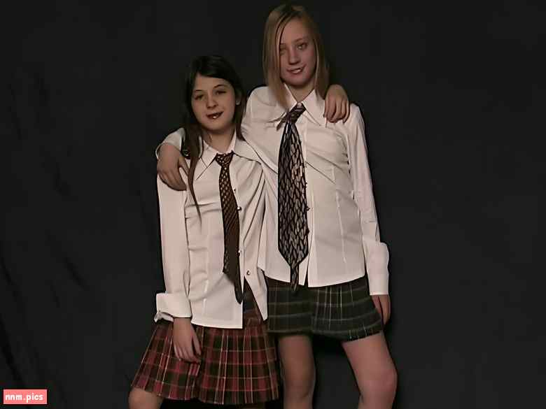 Show Stars – Oxi & Hana “Strip” (video)