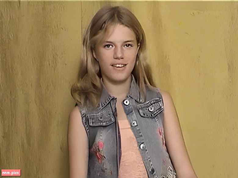 Show Stars – Xara Model (video t01)