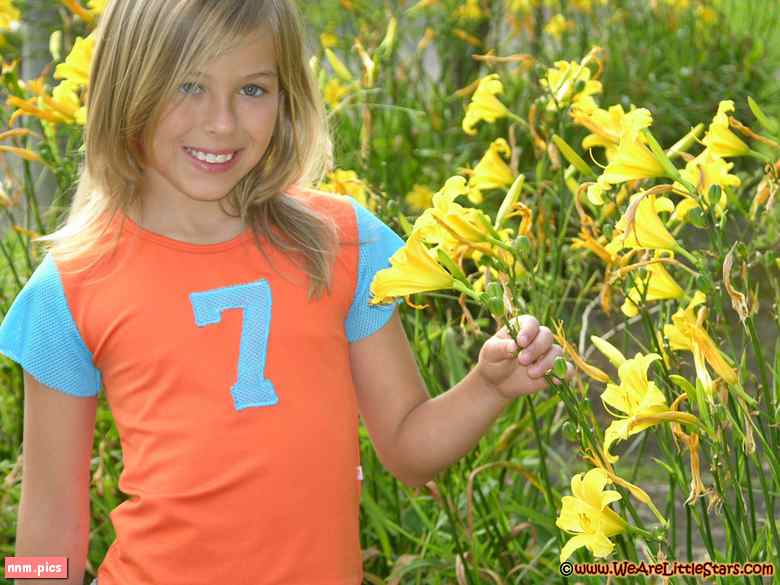 The People Image – Tainara (10 sets, 4 video)