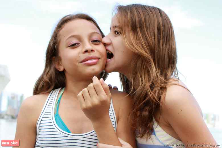 The People Image – Talita & Nadia (sets 01-05, 2 video)